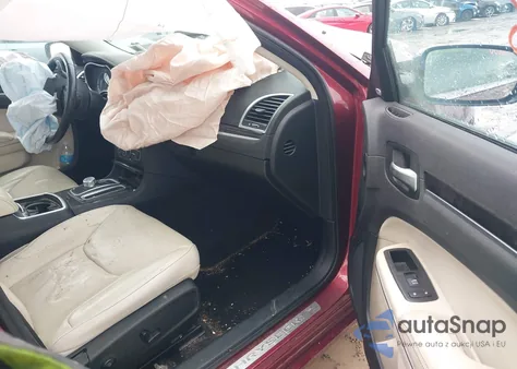 2018 Chrysler 300 Limited Awd из США, поврежденный, VIN 2C3CCAKG0JH302314